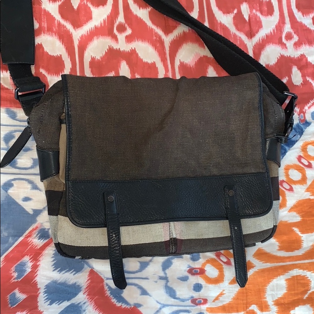Burberry messenger canvas classic print